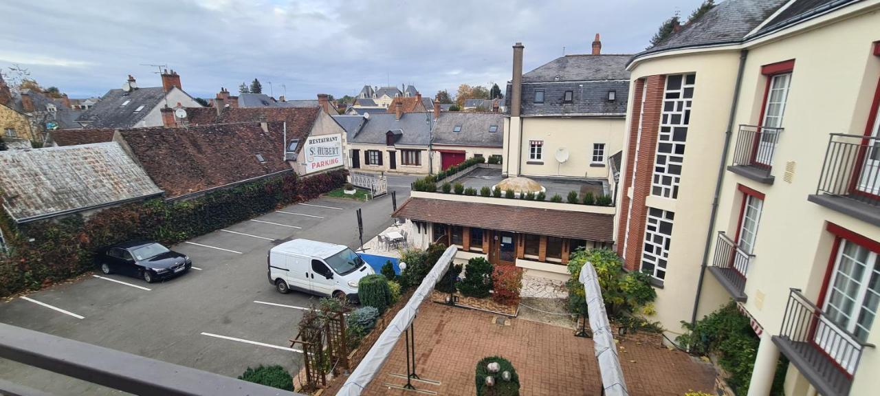Logis Hotel Saint-Hubert Cour-Cheverny Exteriör bild