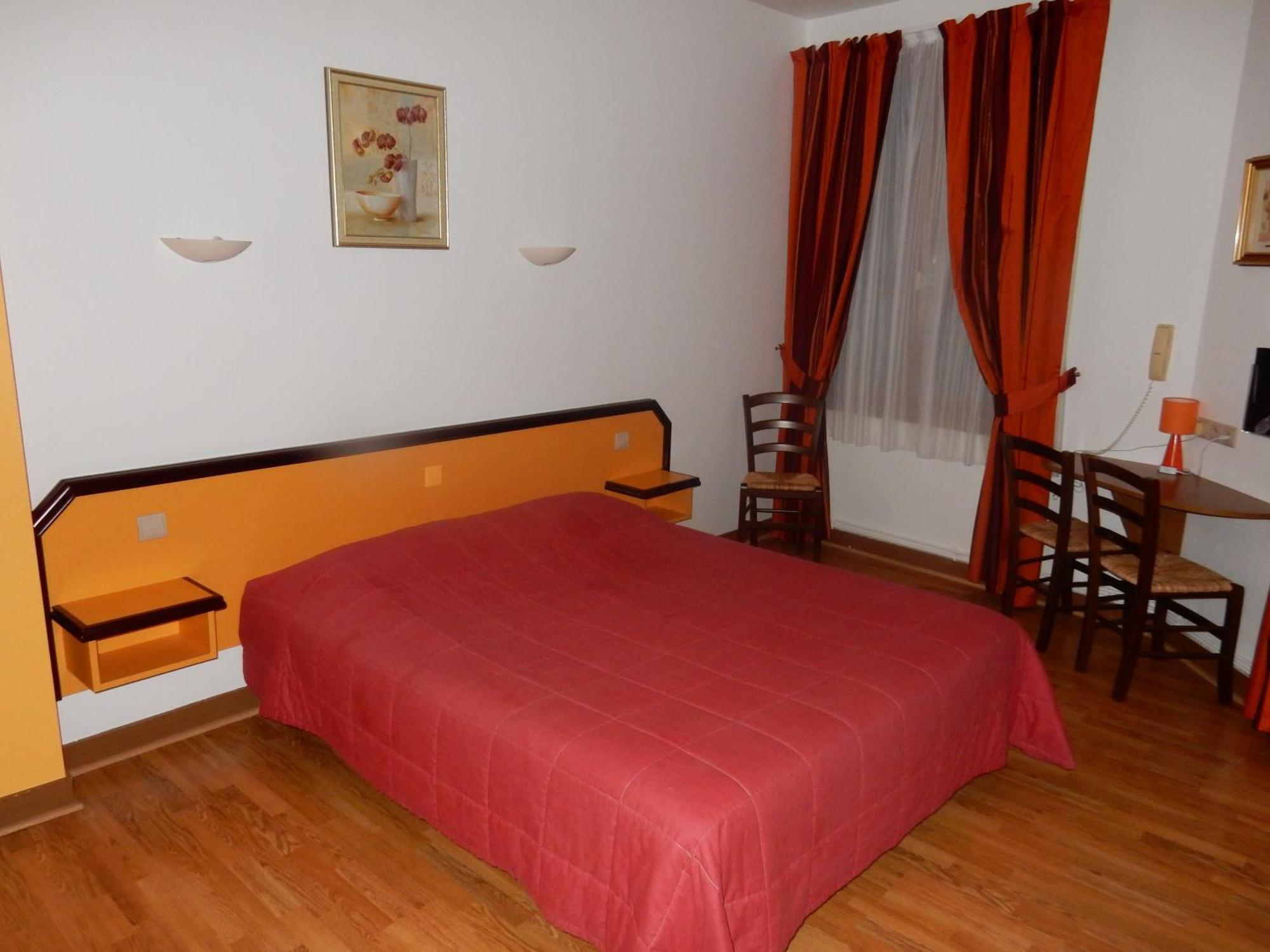 Logis Hotel Saint-Hubert Cour-Cheverny Rum bild