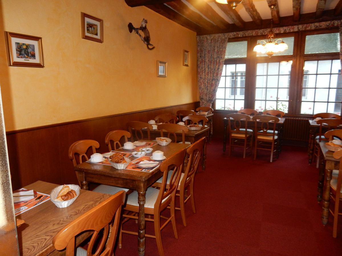 Logis Hotel Saint-Hubert Cour-Cheverny Exteriör bild
