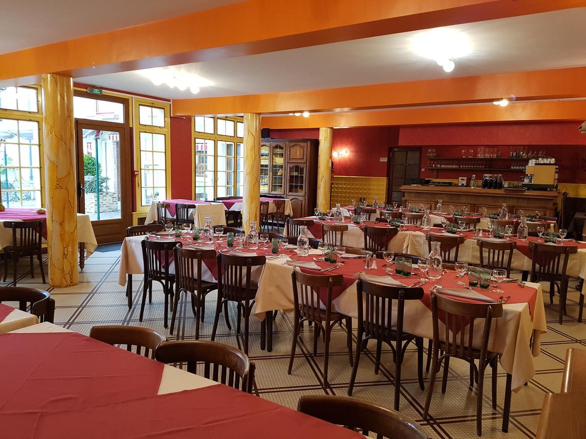 Logis Hotel Saint-Hubert Cour-Cheverny Exteriör bild