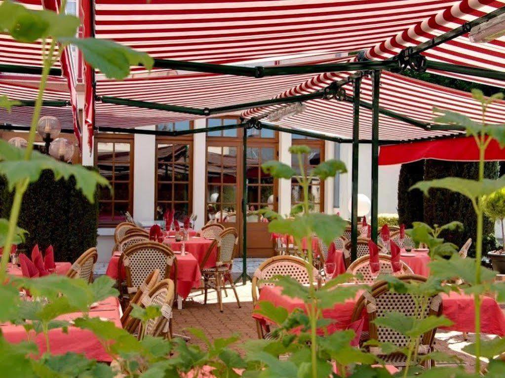 Logis Hotel Saint-Hubert Cour-Cheverny Exteriör bild